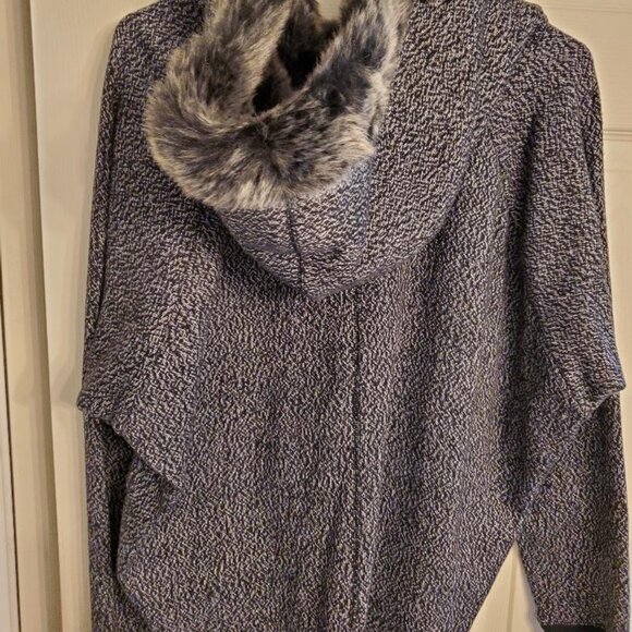 DKNY Jeans fur trimmed hoodie! - Picture 4 of 5